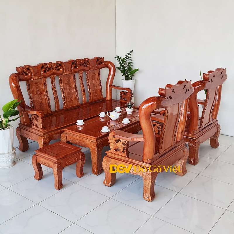 Với sự phát triển của ngành nội thất, gỗ sồi Nga đã trở thành một trong những lựa chọn hàng đầu cho các bộ ghế và bàn làm bằng gỗ. Với độ bền cao, đặc tính kháng mối mọt, gỗ sồi Nga là sự lựa chọn hoàn hảo cho các sản phẩm nội thất. Hãy nhấp vào hình ảnh để khám phá các mẫu đồ nội thất được làm bằng gỗ sồi Nga tại Shopee Việt Nam.