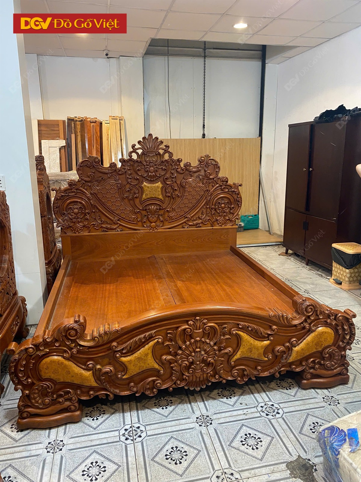 Mẫu Giường Hoàng Gia Gỗ Gõ Đỏ Chạm Trổ Siêu Sắc Nét Tinh Sảo
