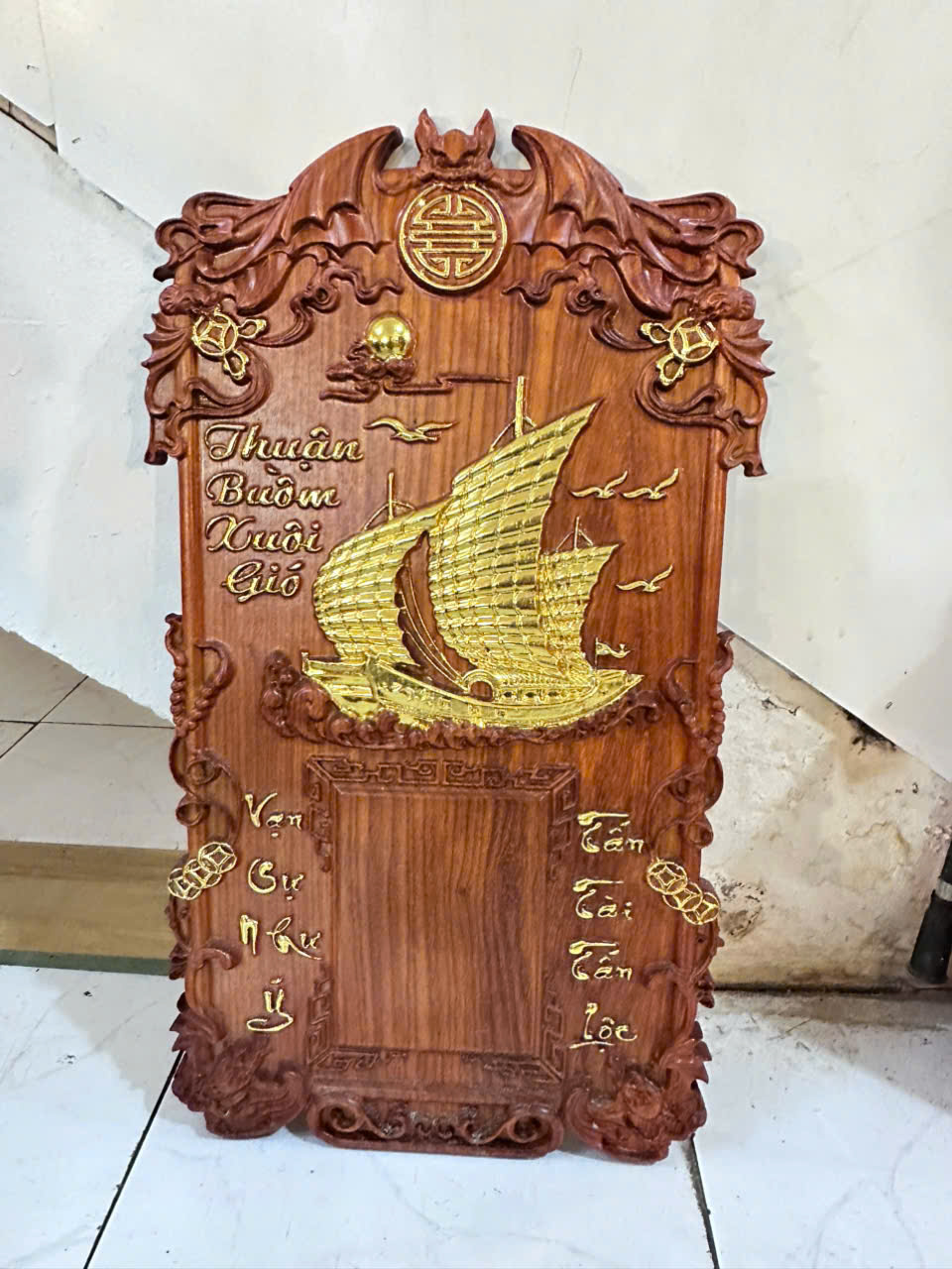Mẫu Tranh Đồng Hồ Gỗ Hương Đỏ Chạm Nổi Phối Chữ Lộc Kèm Thơ