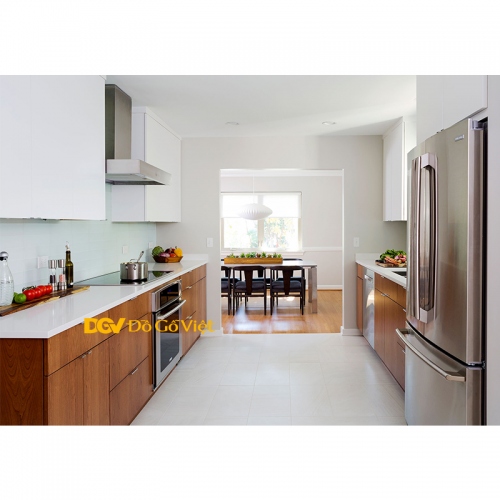 Tủ bếp xoan đào là một sản phẩm sáng tạo và đẹp mắt. Các đường nét cong của tủ tạo nên sự khác biệt và sang trọng cho không gian bếp của bạn. Hãy xem hình ảnh để cảm nhận sự tinh tế của tủ bếp xoan đào.