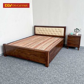 Mẫu Giường Gỗ Sồi Nga Đẹp Đầu Bọc Nệm Đính Nút