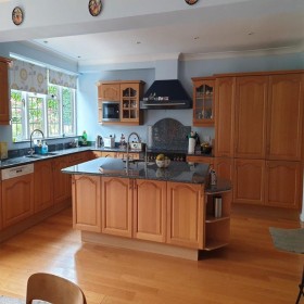 Tủ Bếp Gỗ Gõ Đỏ Tự Nhiên Đẹp Giá Rẻ